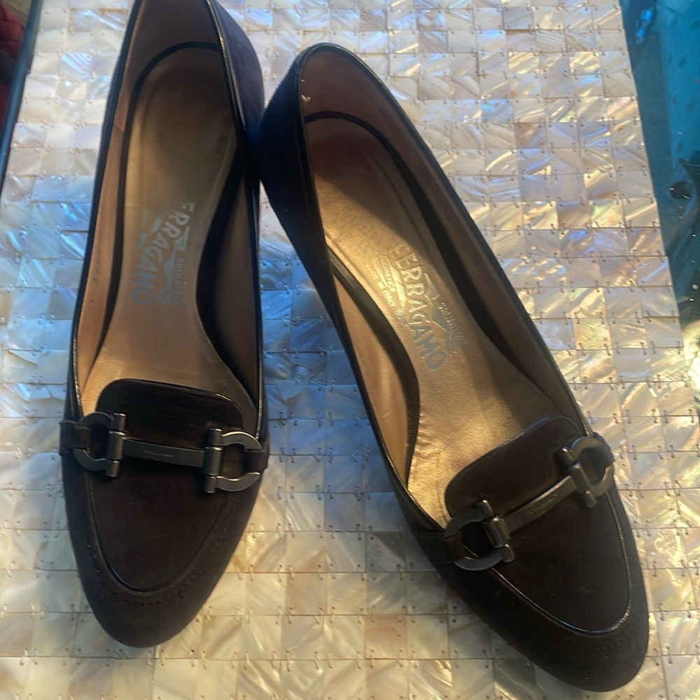 Ferragamo suede pumps